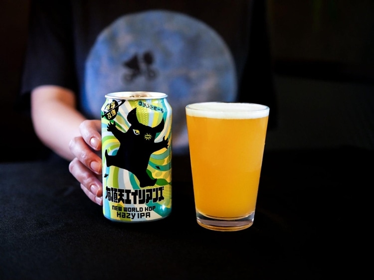限定改造 有頂天エイリアンズの缶とHazy IPAの液色