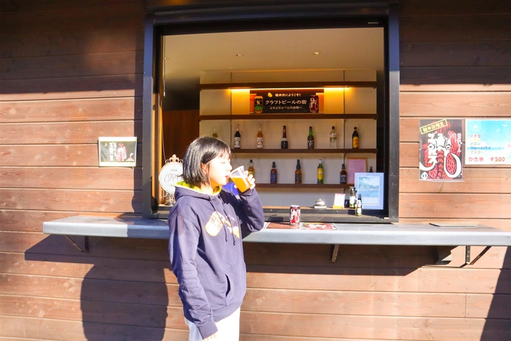 軽井沢のサウナがあるキャンプゴールドのバーカウンター