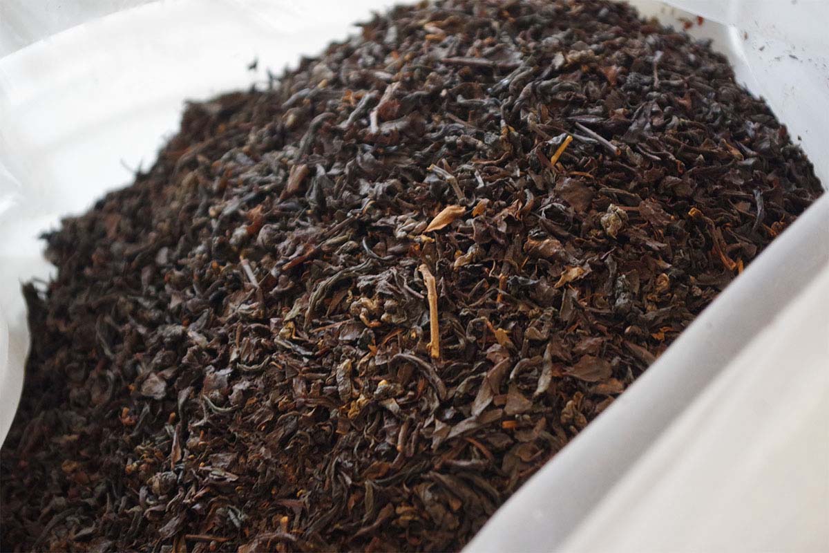 紅烏龍茶の茶葉