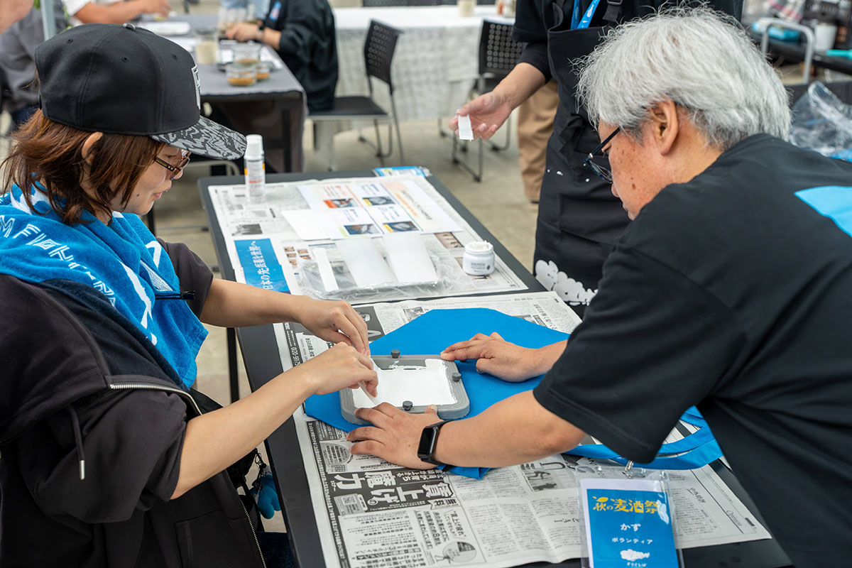 そらとしば 秋の麦酒祭2026 シルクスクリーンワークショップの様子
