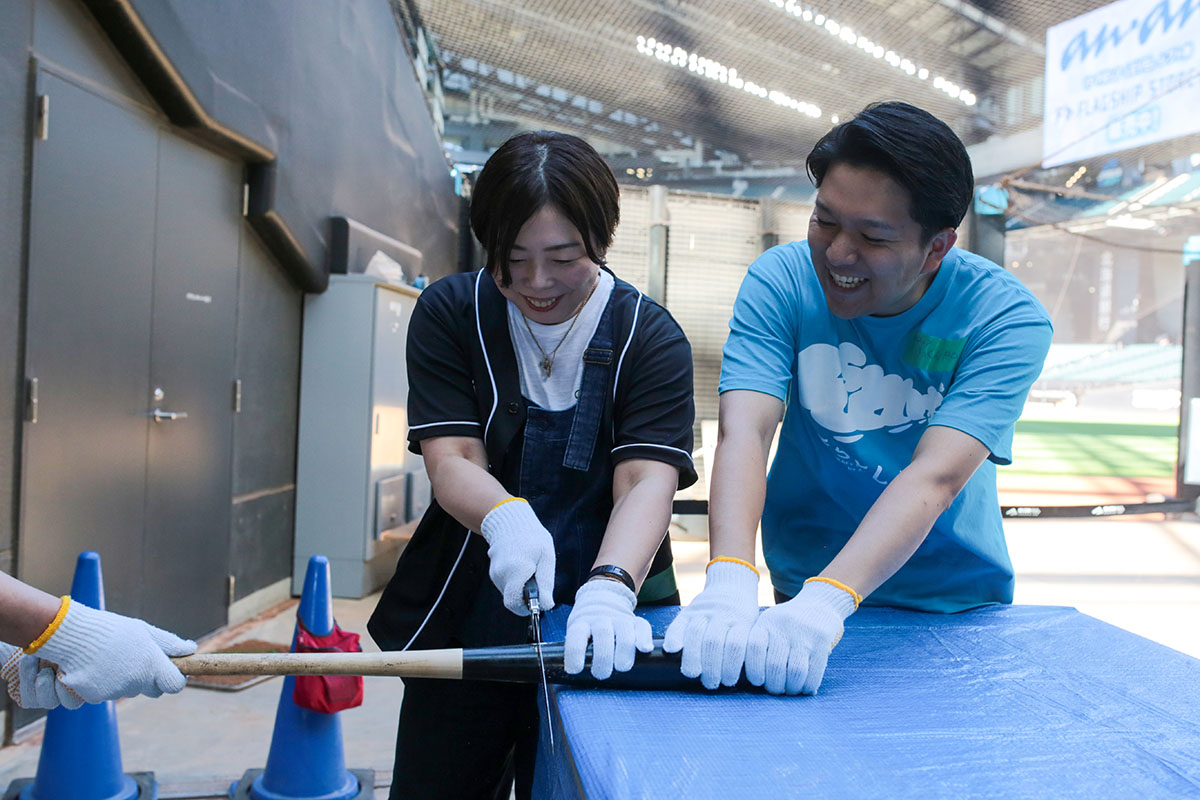 そらとしば バットビールプロジェクト 2025年のバット加工イベントの様子