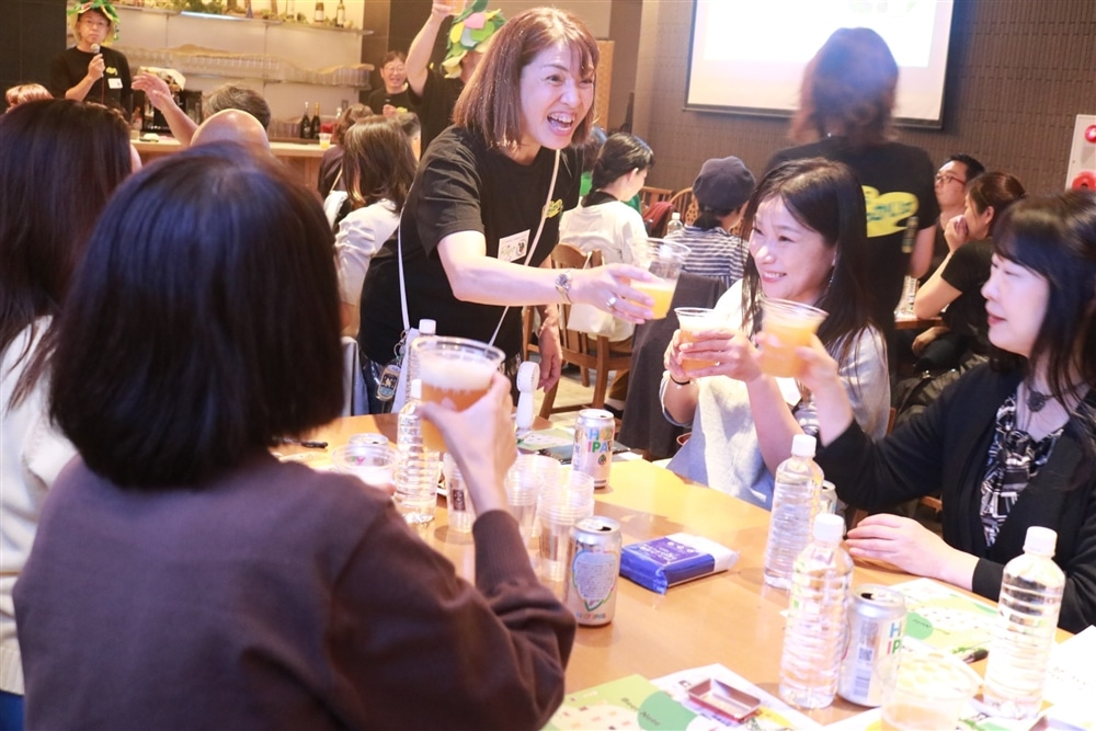 テーブルごとに乾杯！