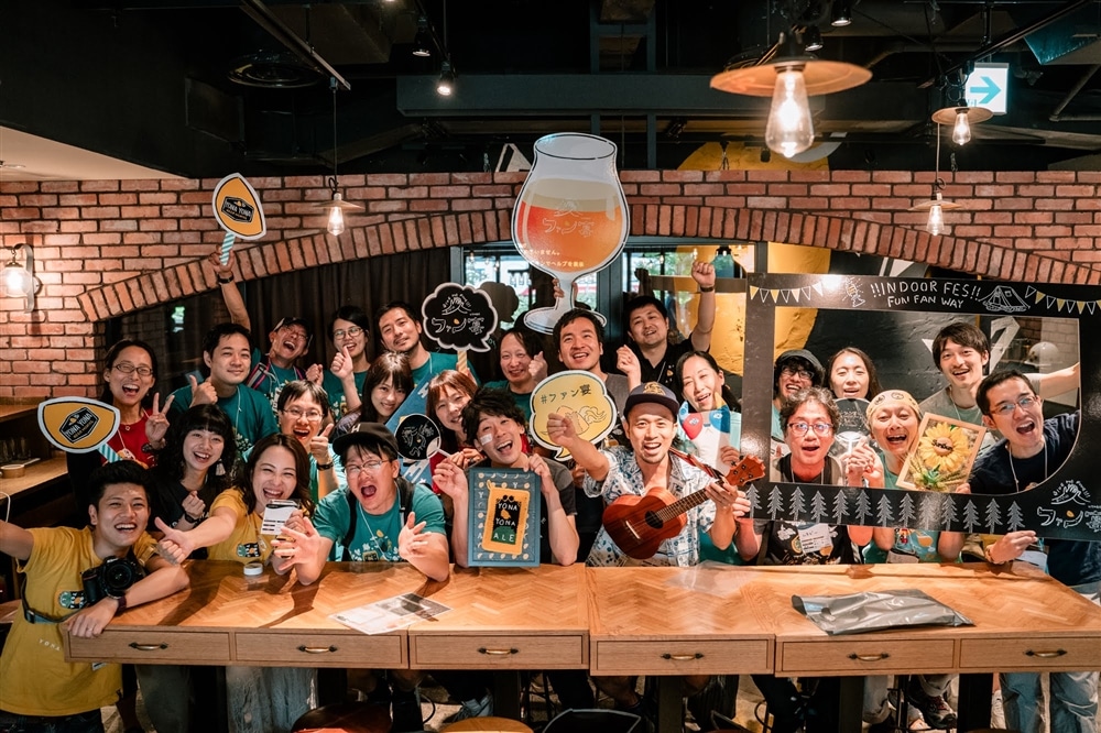 ファンの皆さんの集合写真