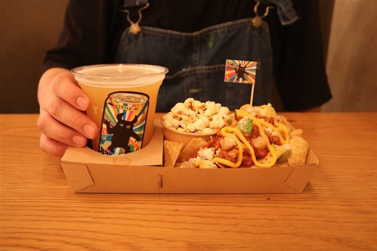 エイリアンズのビールとフードセットの写真