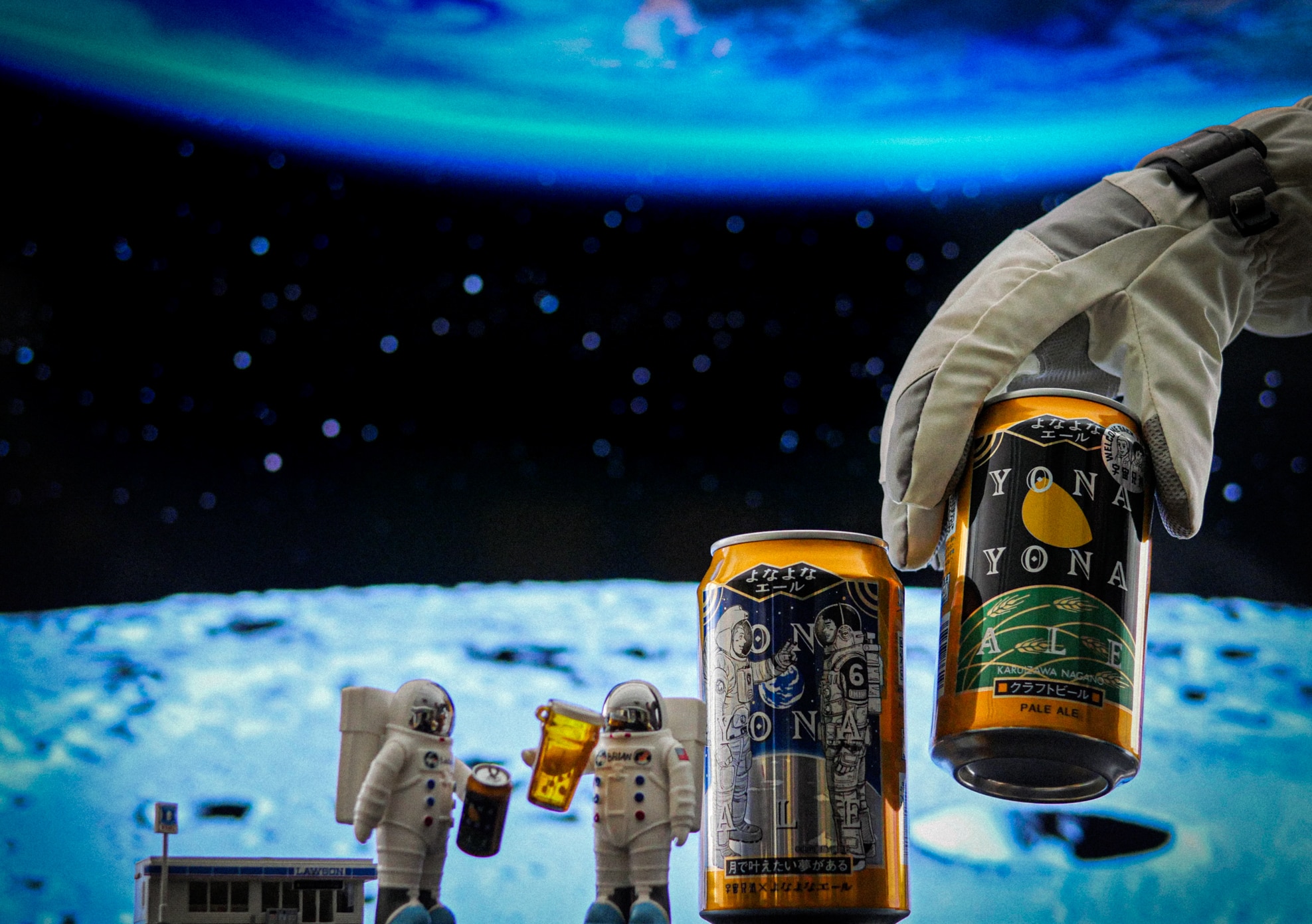 宇宙兄弟コラボデザイン缶の画像